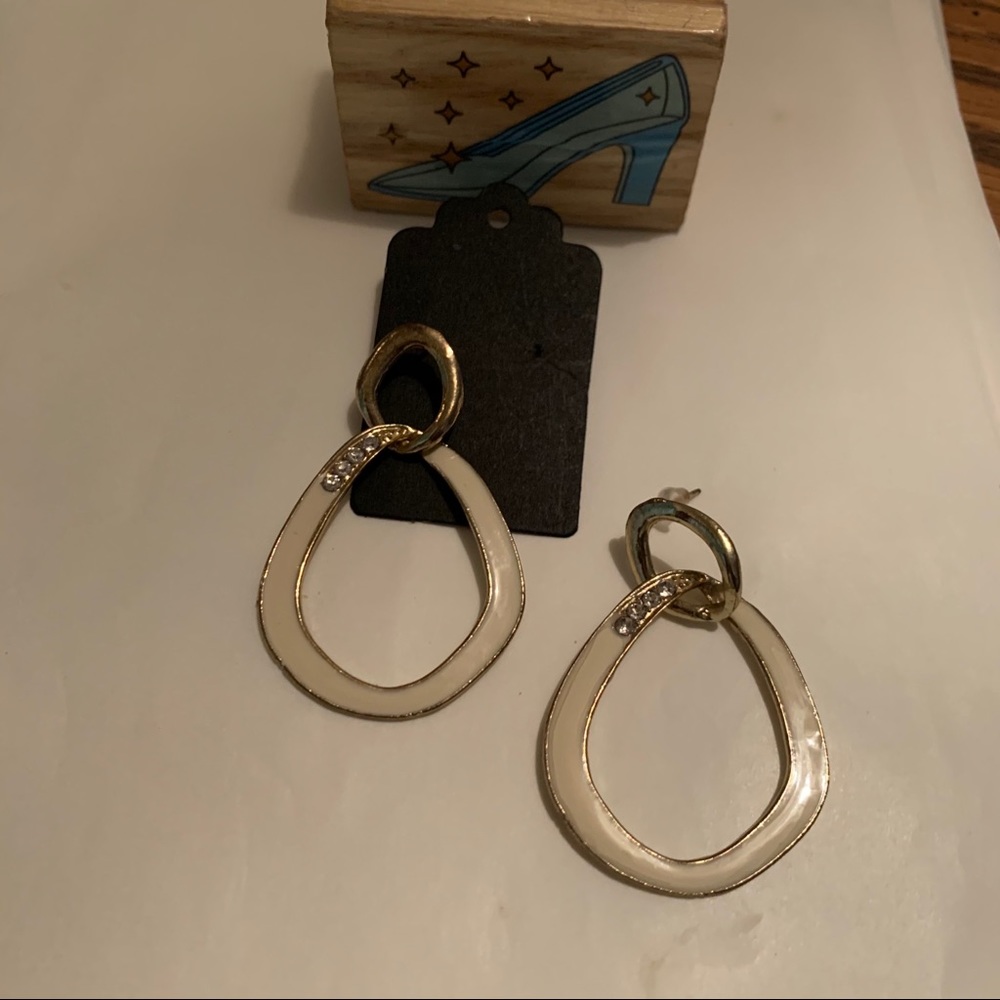 Vintage No~8 Unique Light Weight Fancy Earrings - Picture 11 of 11